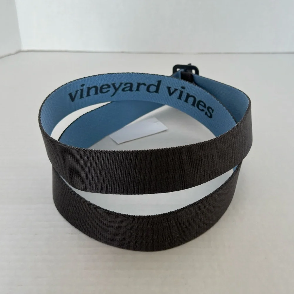 Vineyard Vines || Men’s two toned reversible Belt size Large